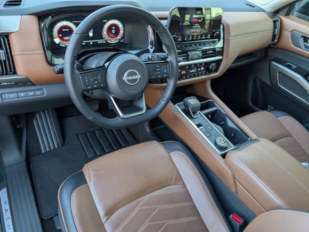 Used 2024 Nissan Pathfinder Platinum SUV