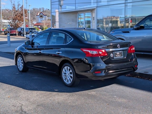 2019 Nissan Sentra SV photo 3