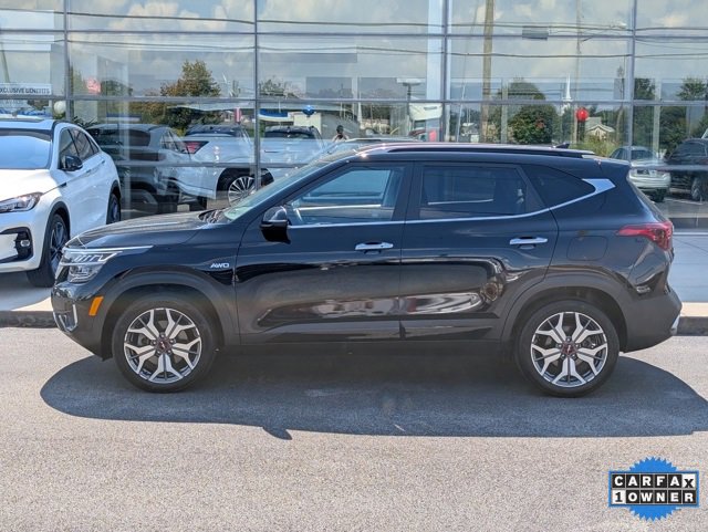 2023 Kia Seltos SX photo 2
