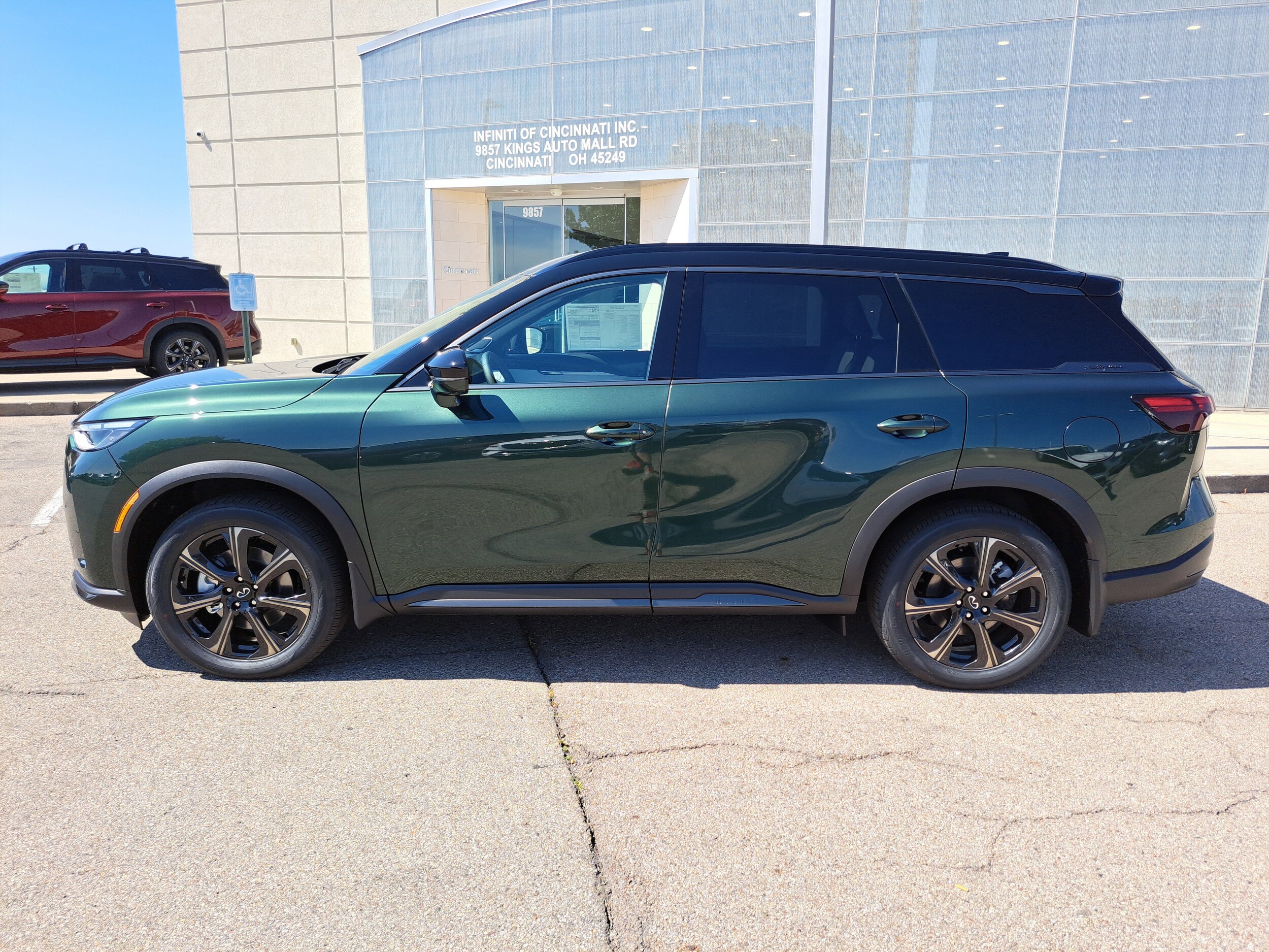 2026 Infiniti QX60 Autograph photo 2
