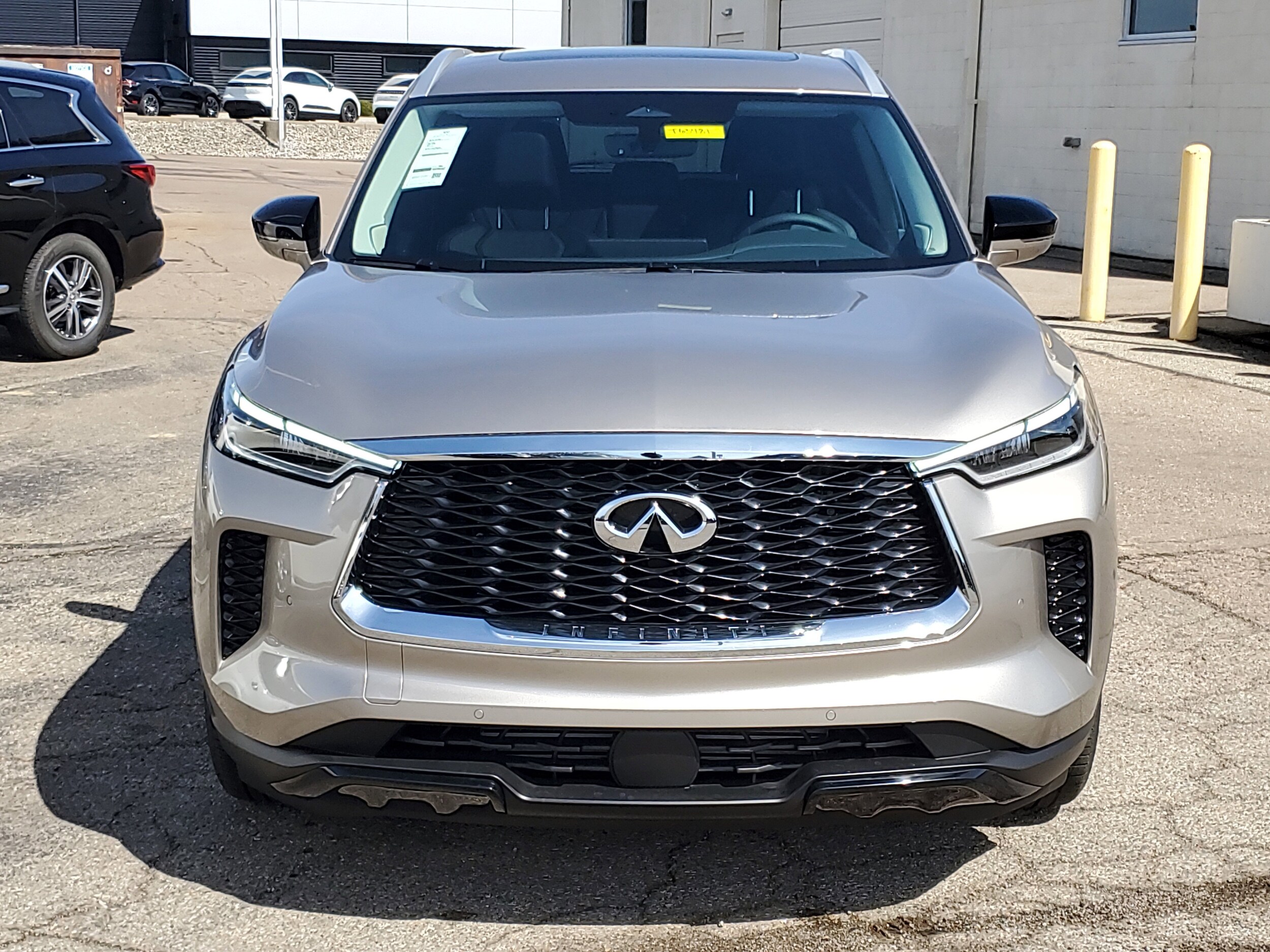 2025 Infiniti QX60 Luxe photo 4
