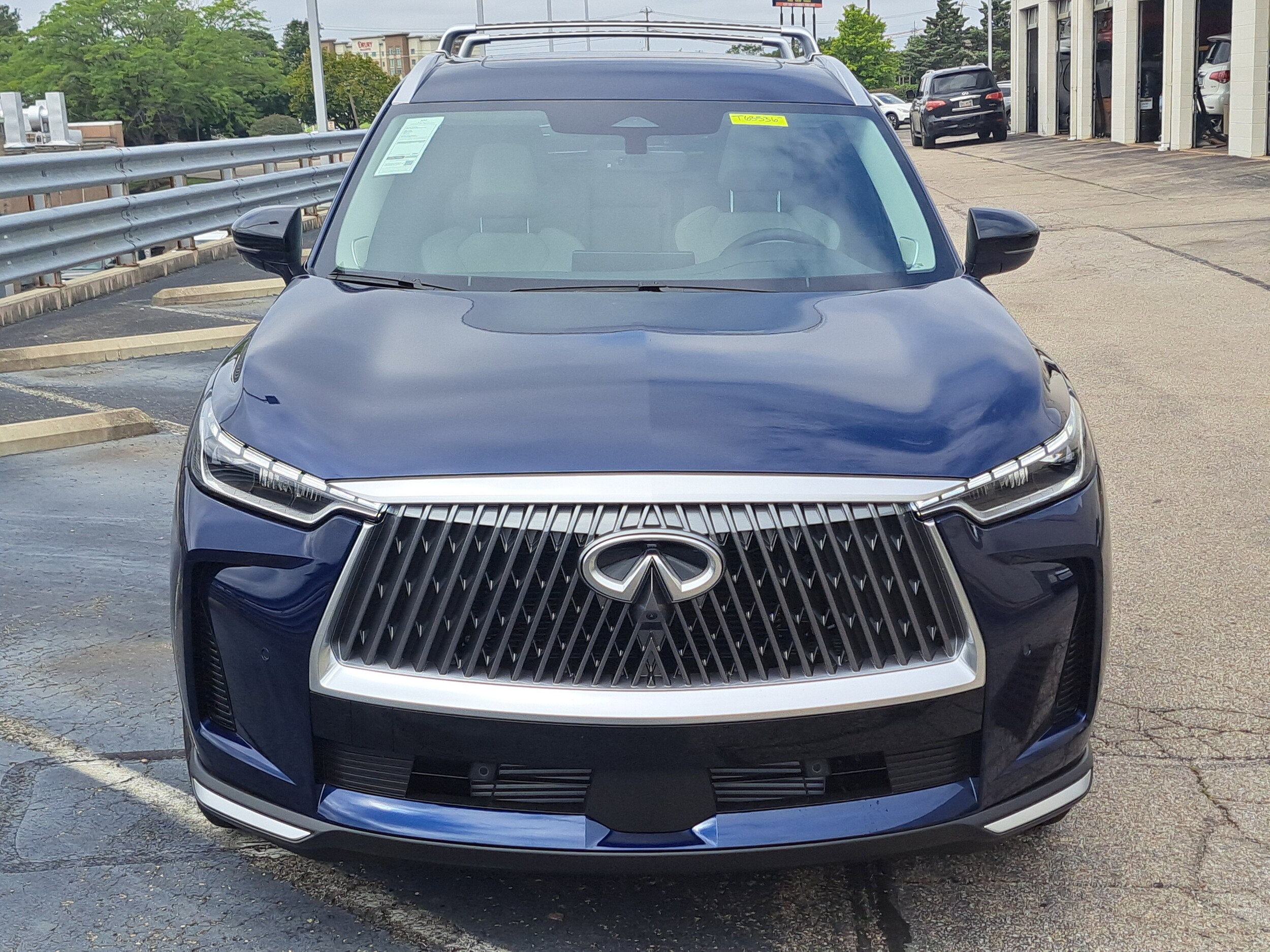 2026 Infiniti QX60 Luxe photo 4