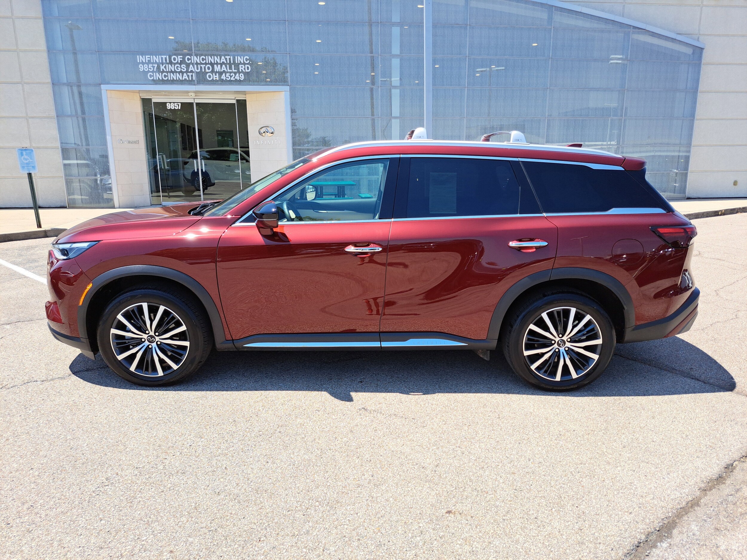 2025 Infiniti QX60 Sensory photo 2