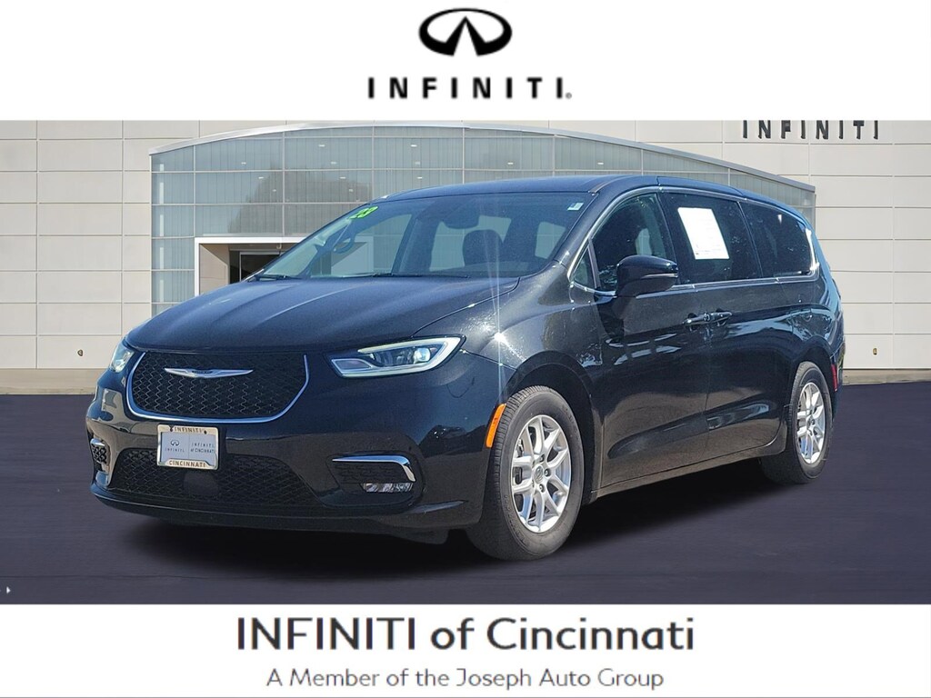 Used 2023 Chrysler Pacifica Touring L Van Passenger Van