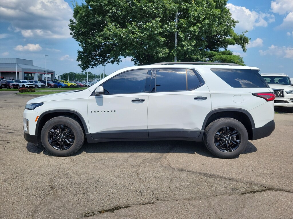Used 2023 Chevrolet Traverse LT Cloth w/1LT SUV