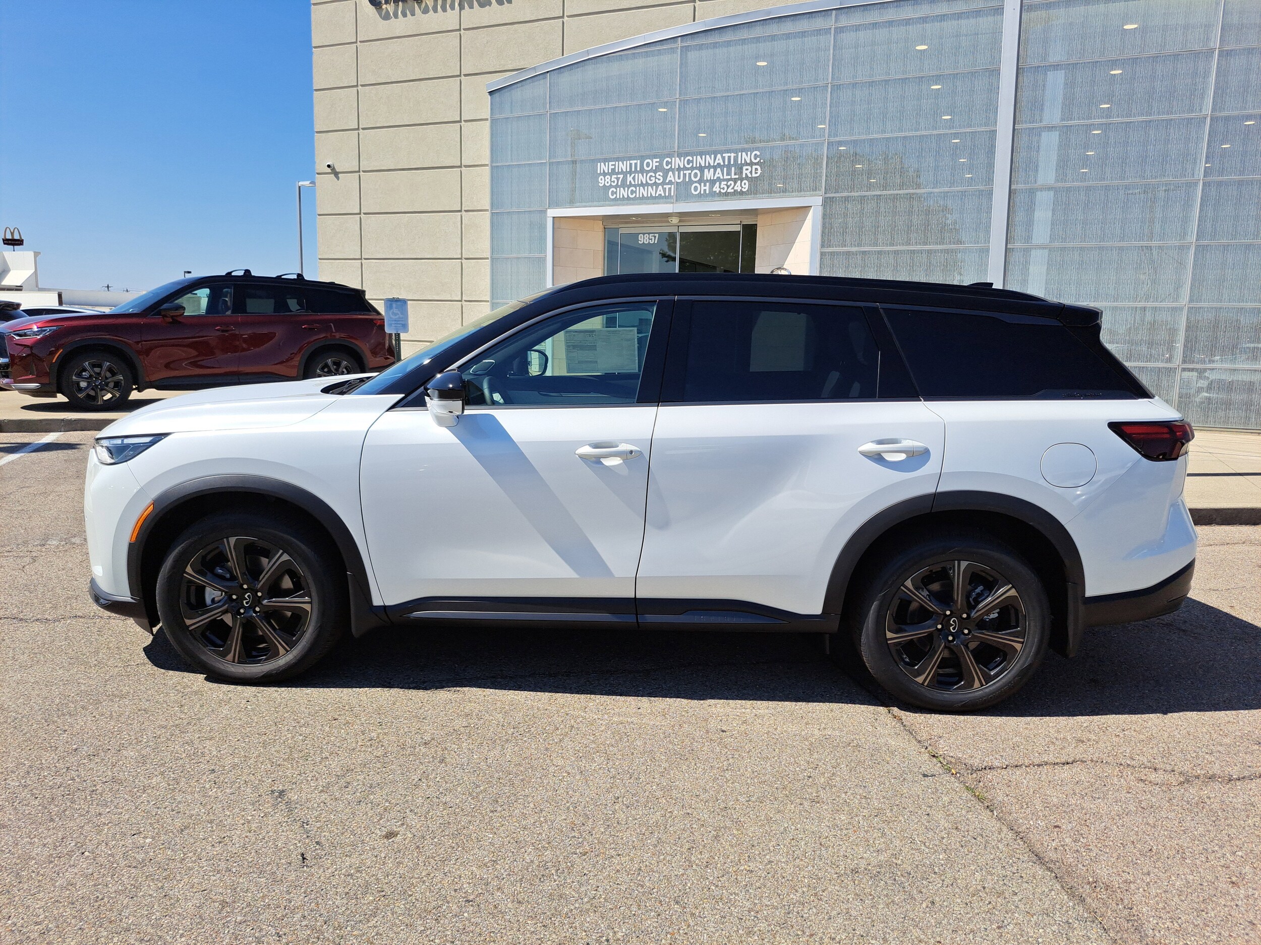 2026 Infiniti QX60 Autograph photo 2