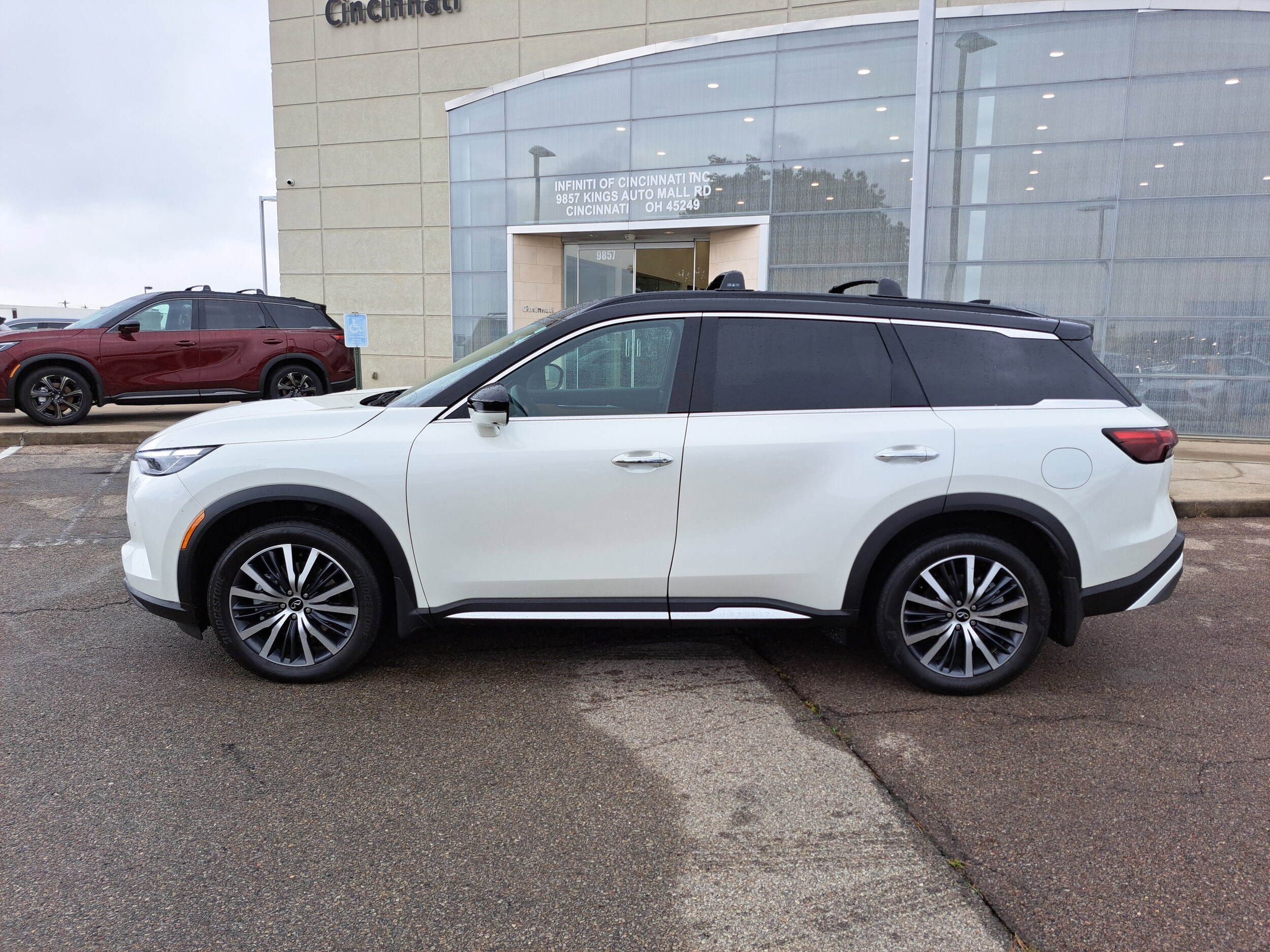 2025 Infiniti QX60 Autograph photo 2