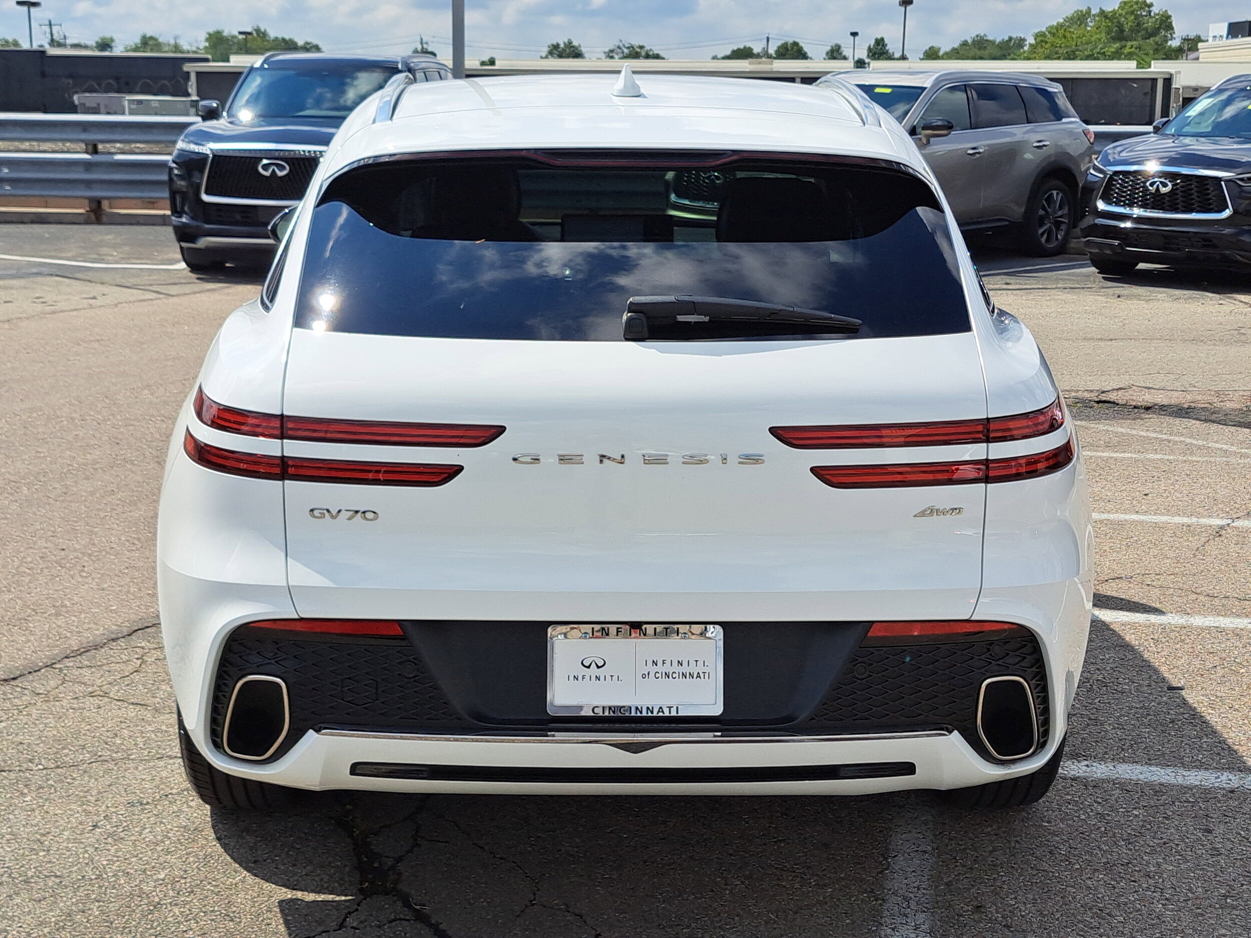 2025 Genesis GV70 2.5T photo 3