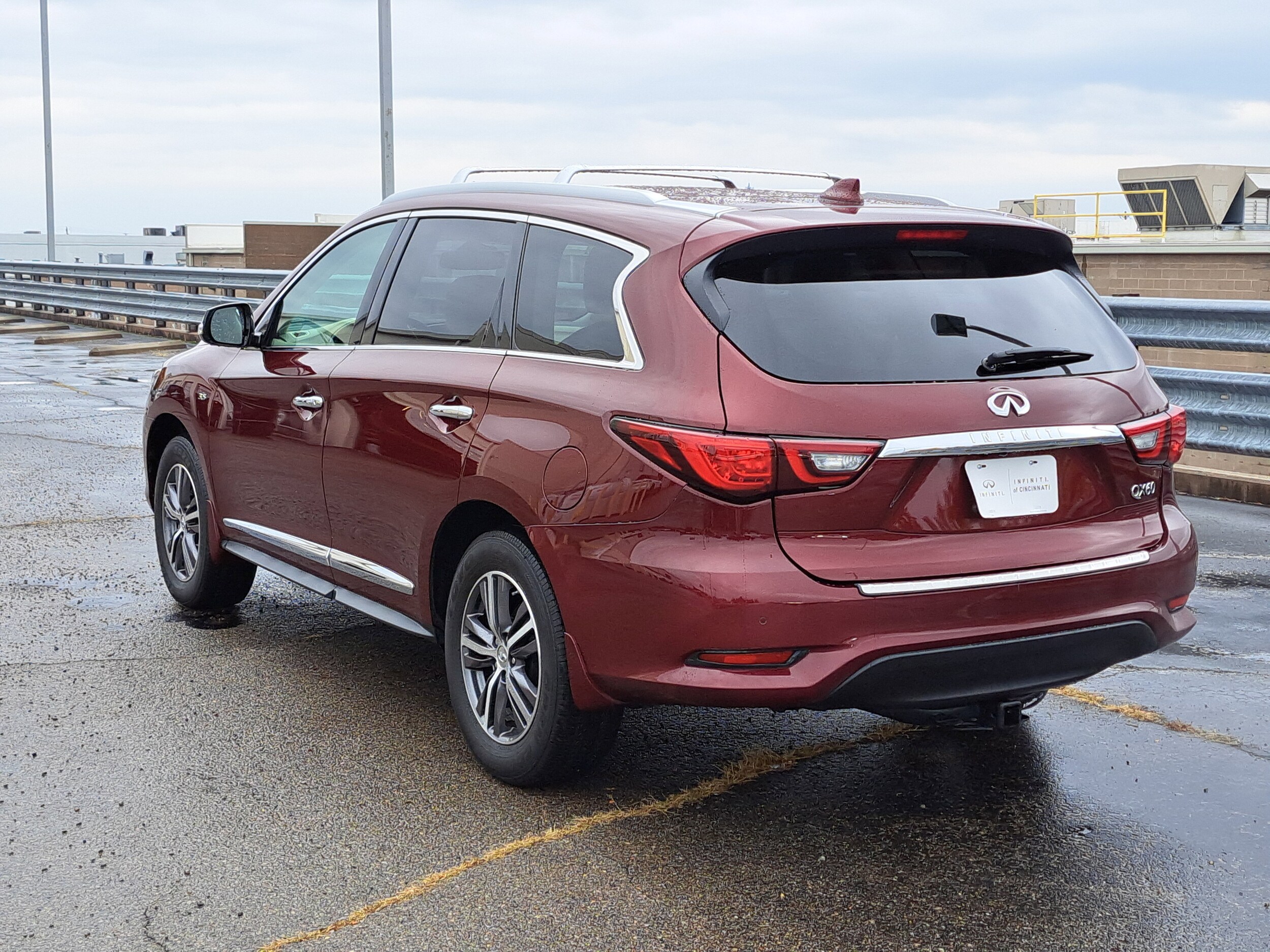 2019 Infiniti QX60 Luxe photo 3