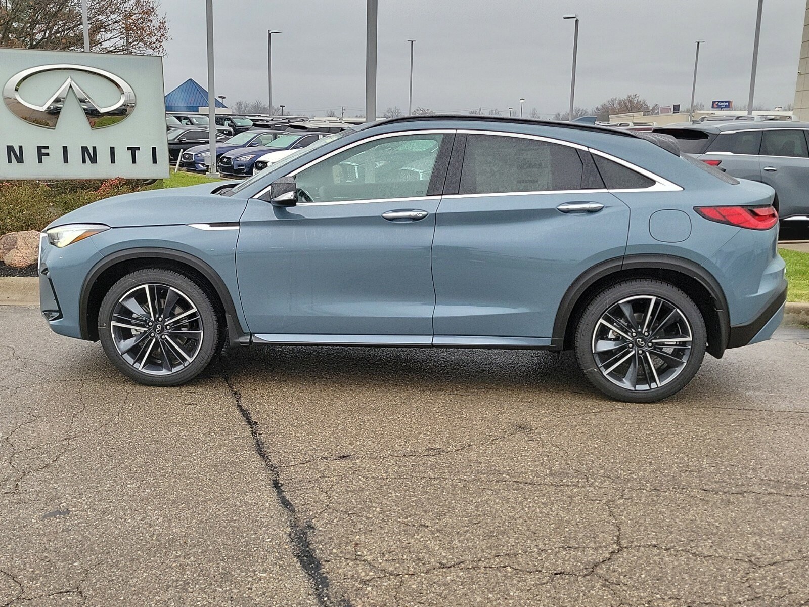 2025 Infiniti QX55 Luxe photo 2
