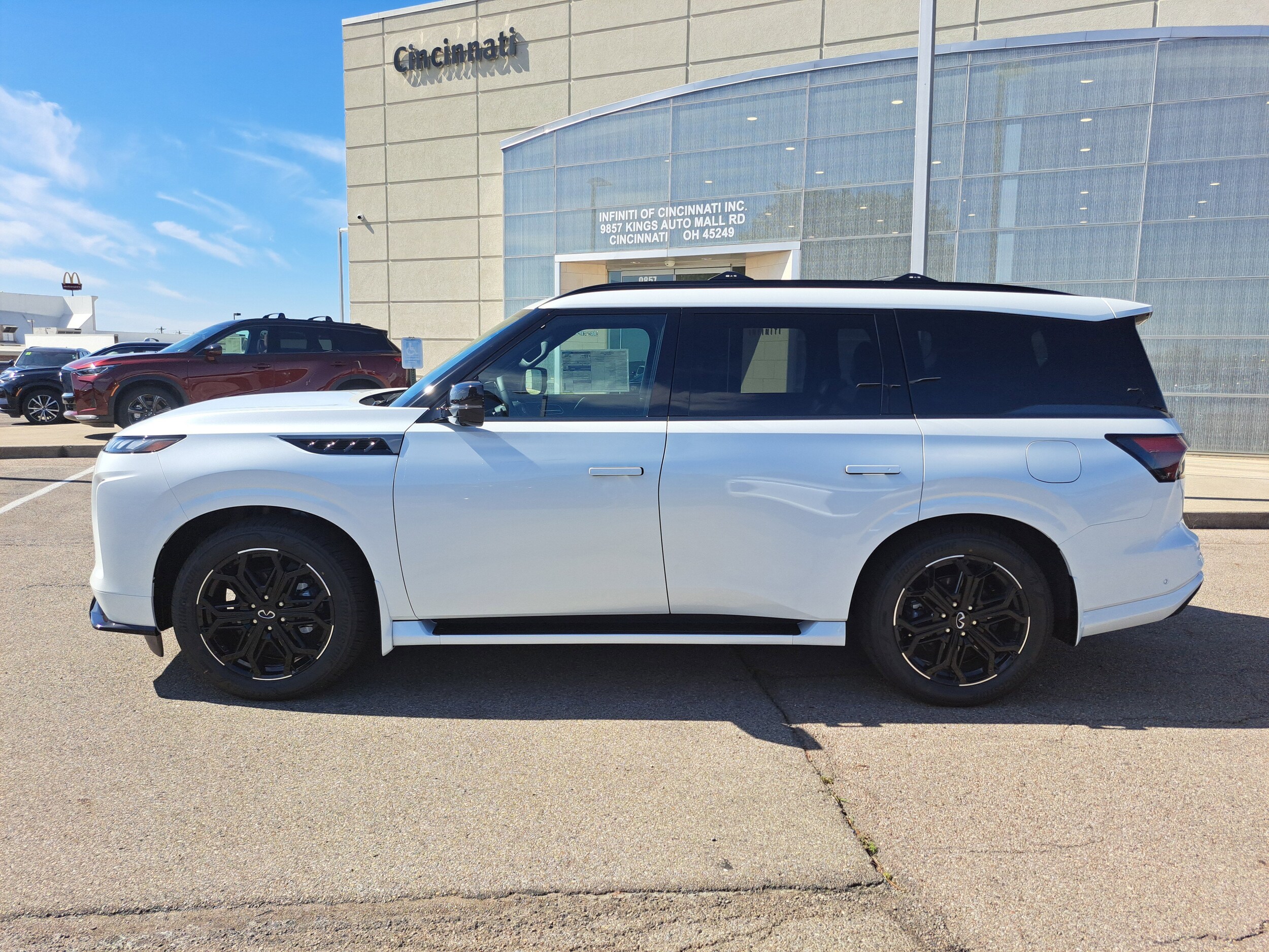 2026 Infiniti QX80 Sensory photo 2