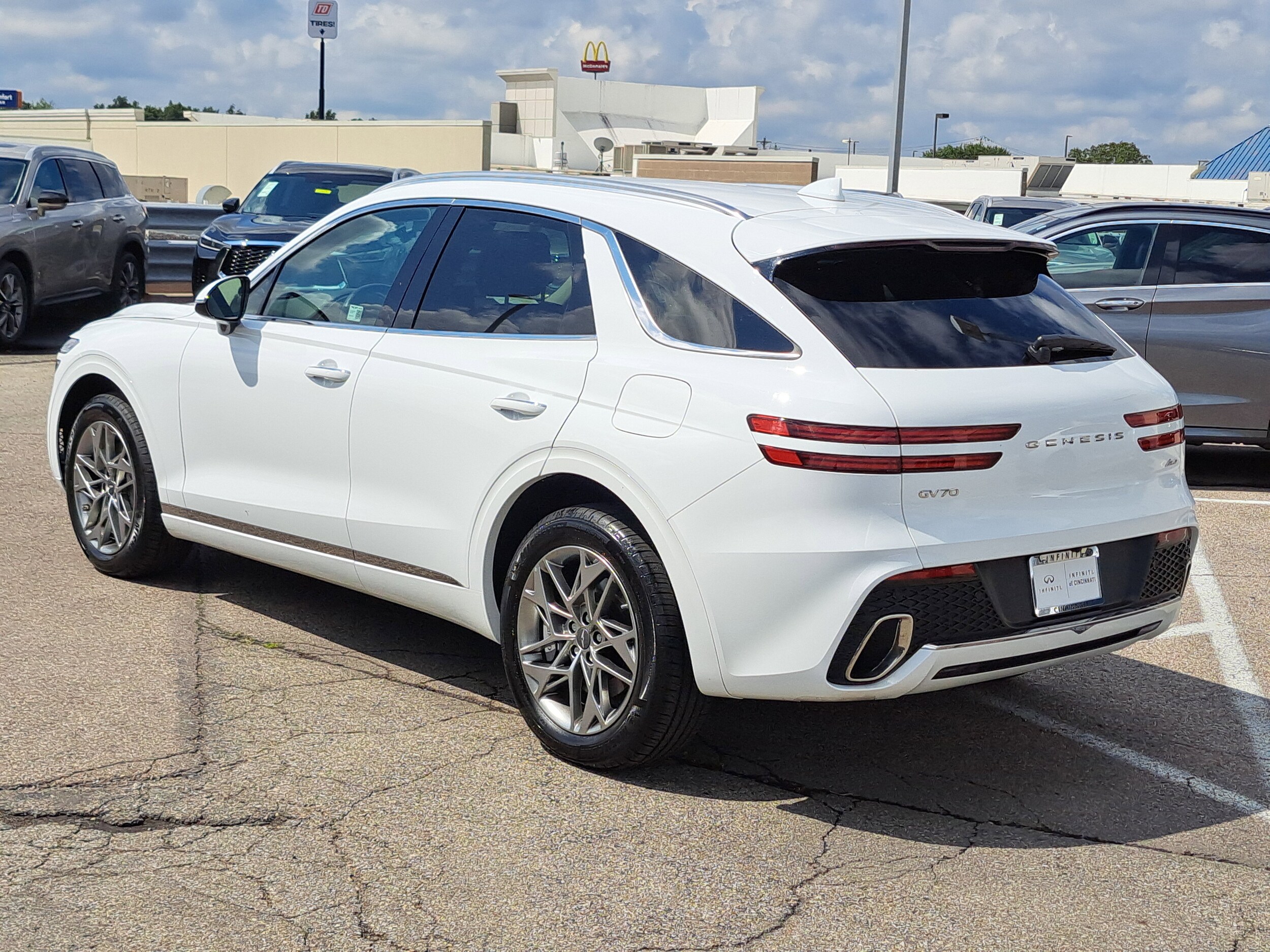 2025 Genesis GV70 2.5T photo 2