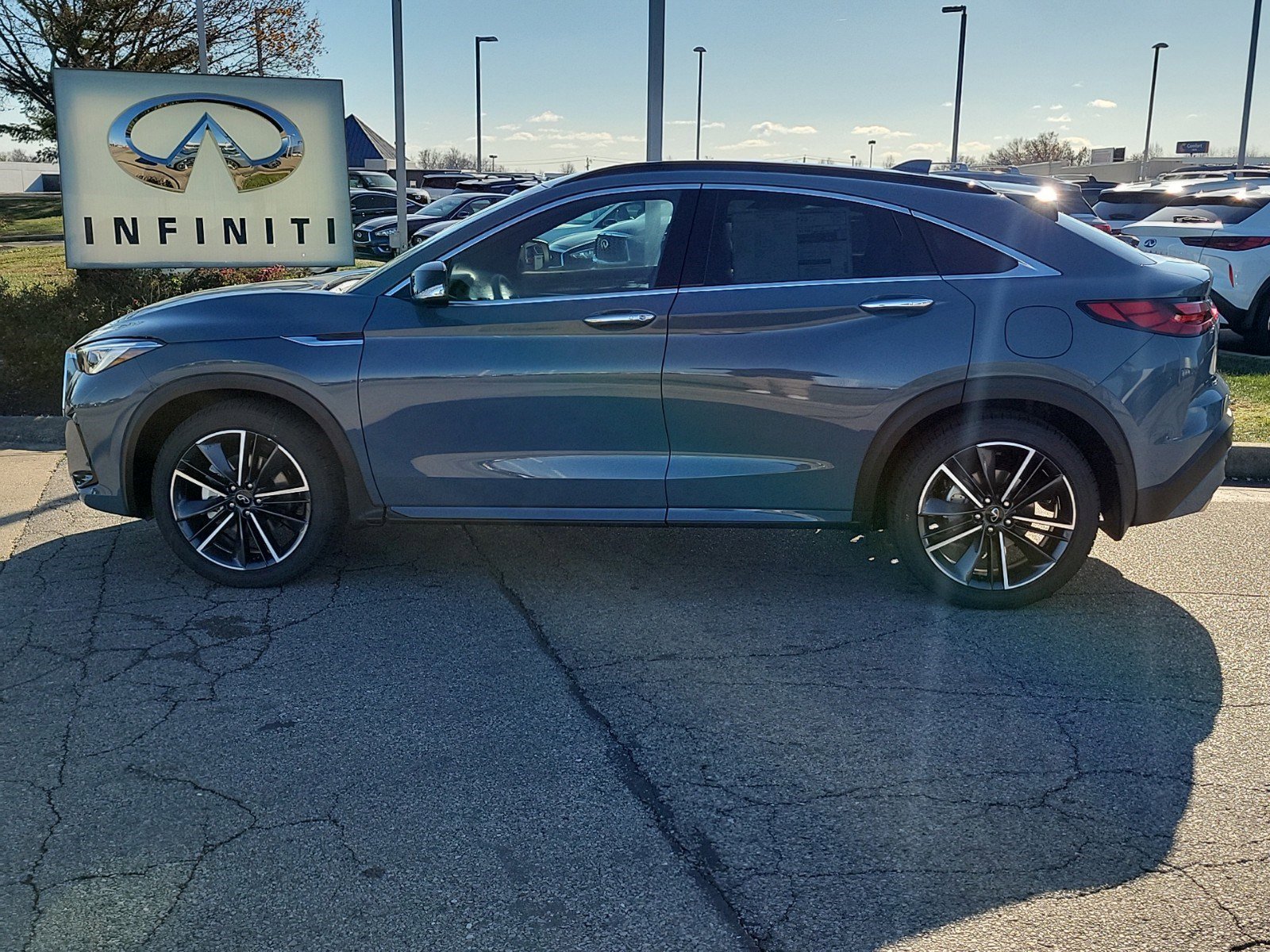 2025 Infiniti QX55 Essential photo 2