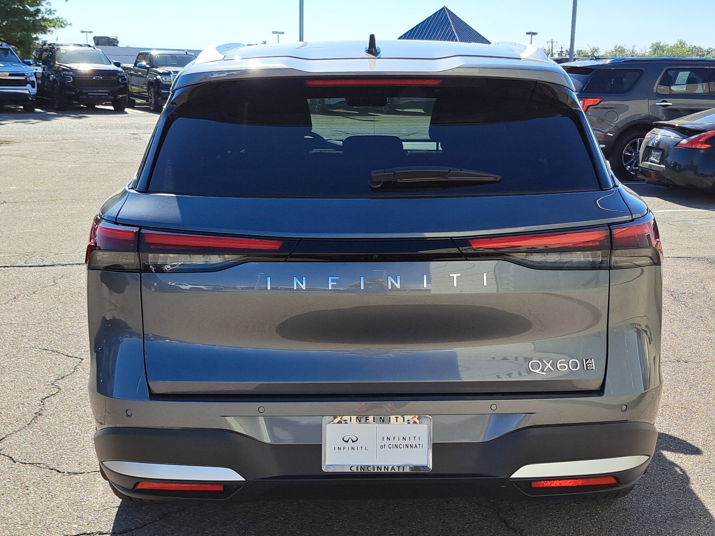 2026 Infiniti QX60 Luxe photo 2