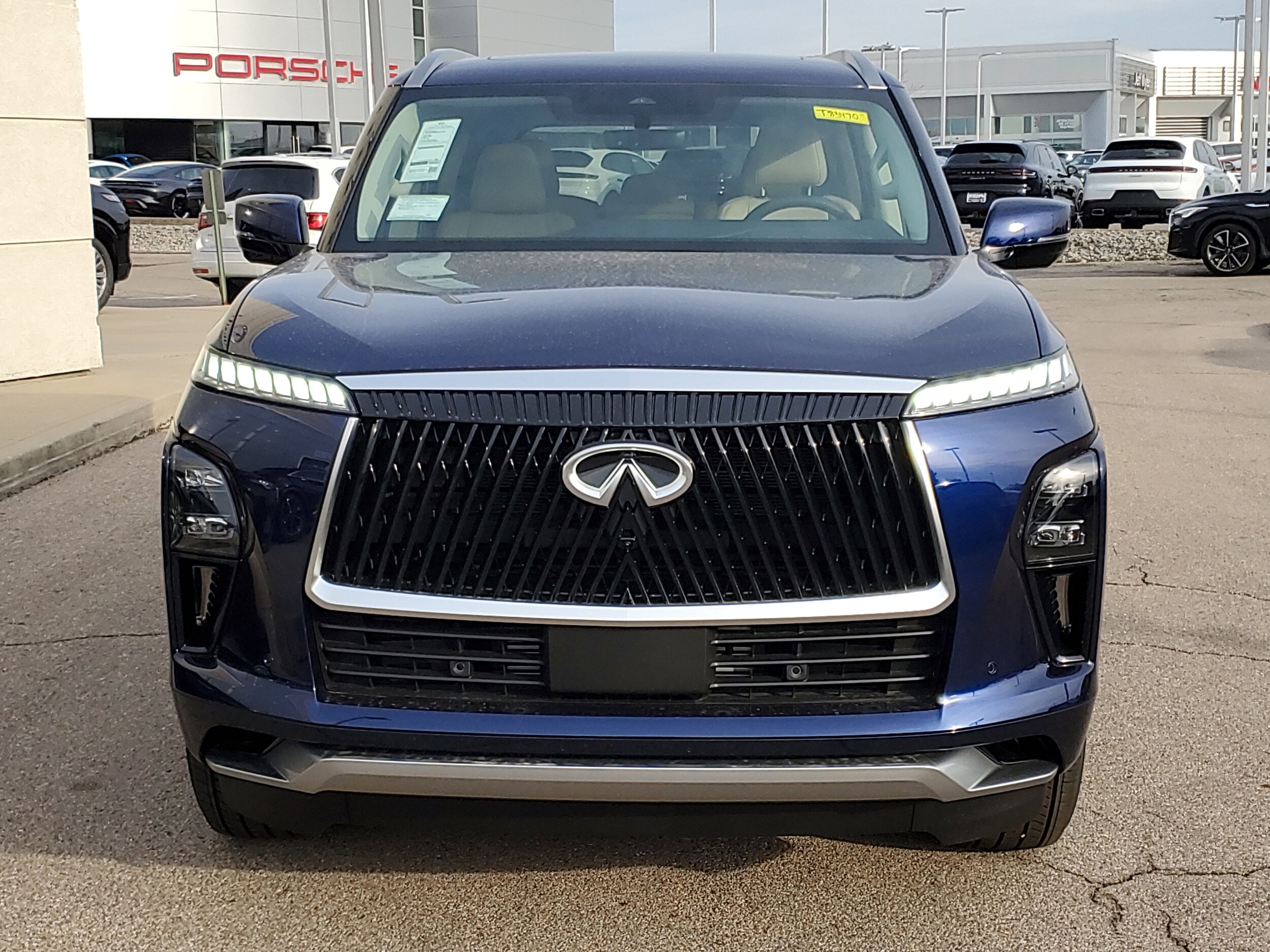 2025 Infiniti QX80 Pure photo 4