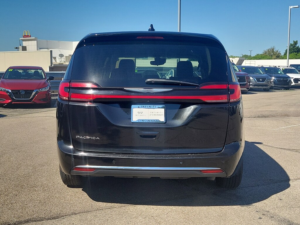 Used 2023 Chrysler Pacifica Touring L Van Passenger Van