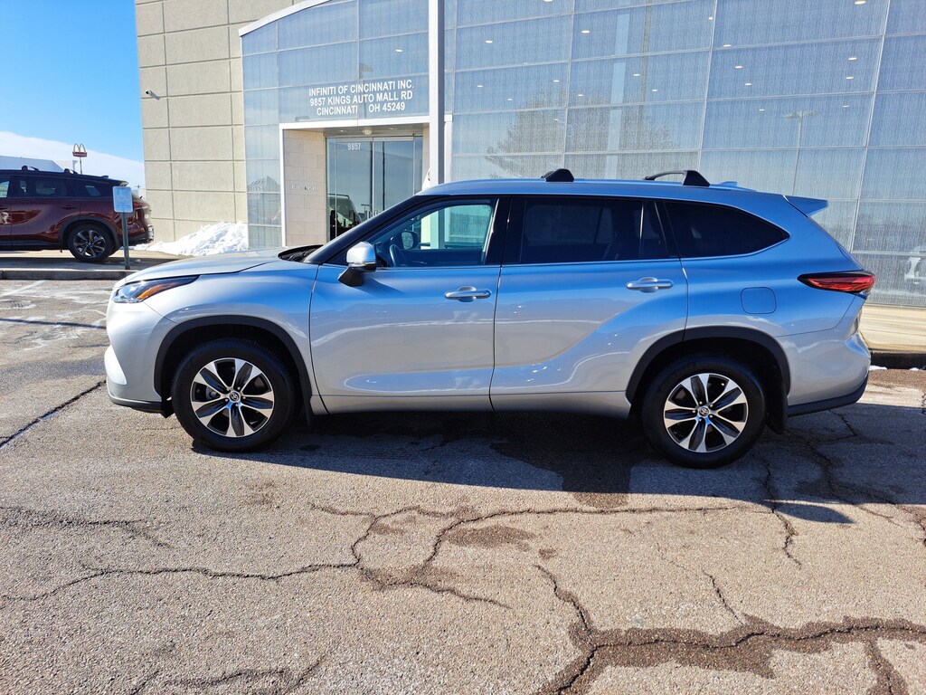 Used 2022 Toyota Highlander XLE SUV