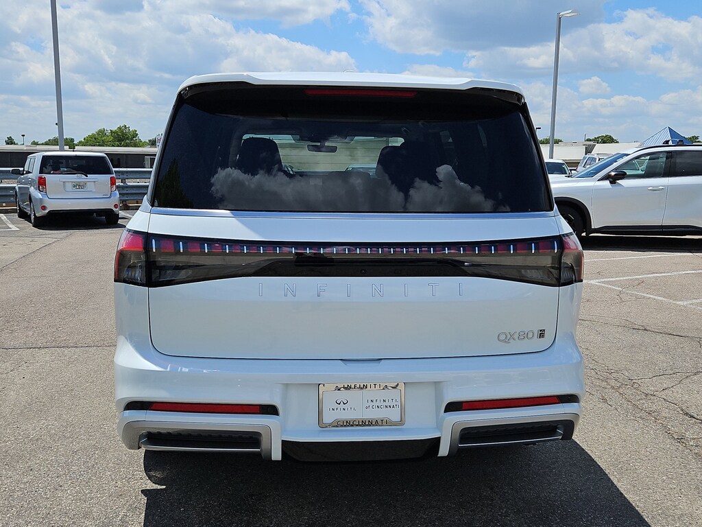 New 2026 INFINITI QX80 LUXE SUV