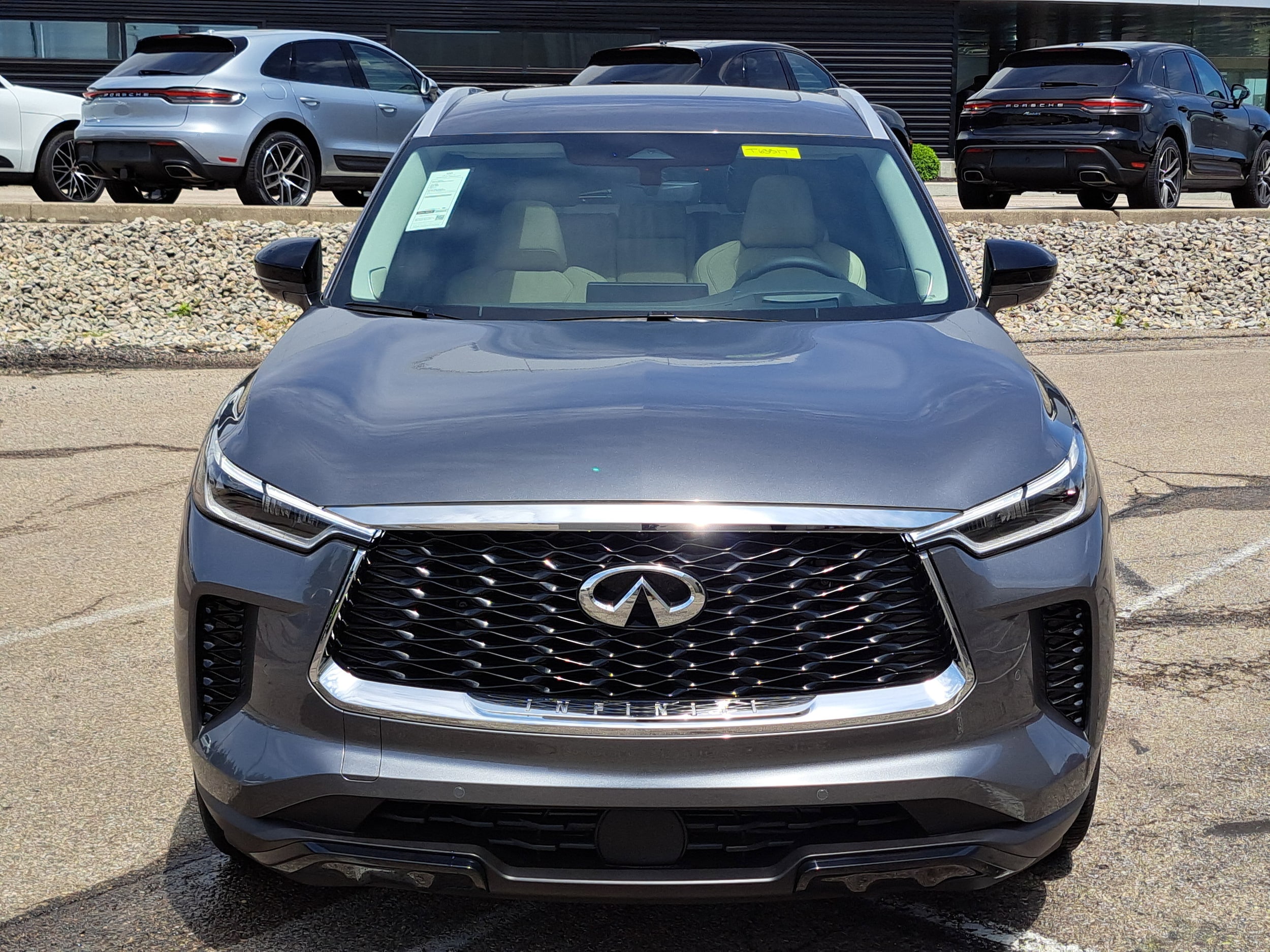 2025 Infiniti QX60 Luxe photo 3