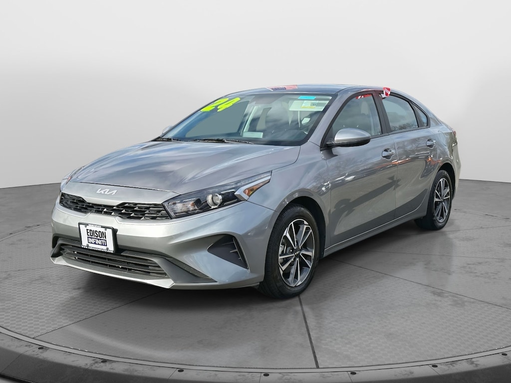 Used 2024 Kia Forte LXS IVT Sedan