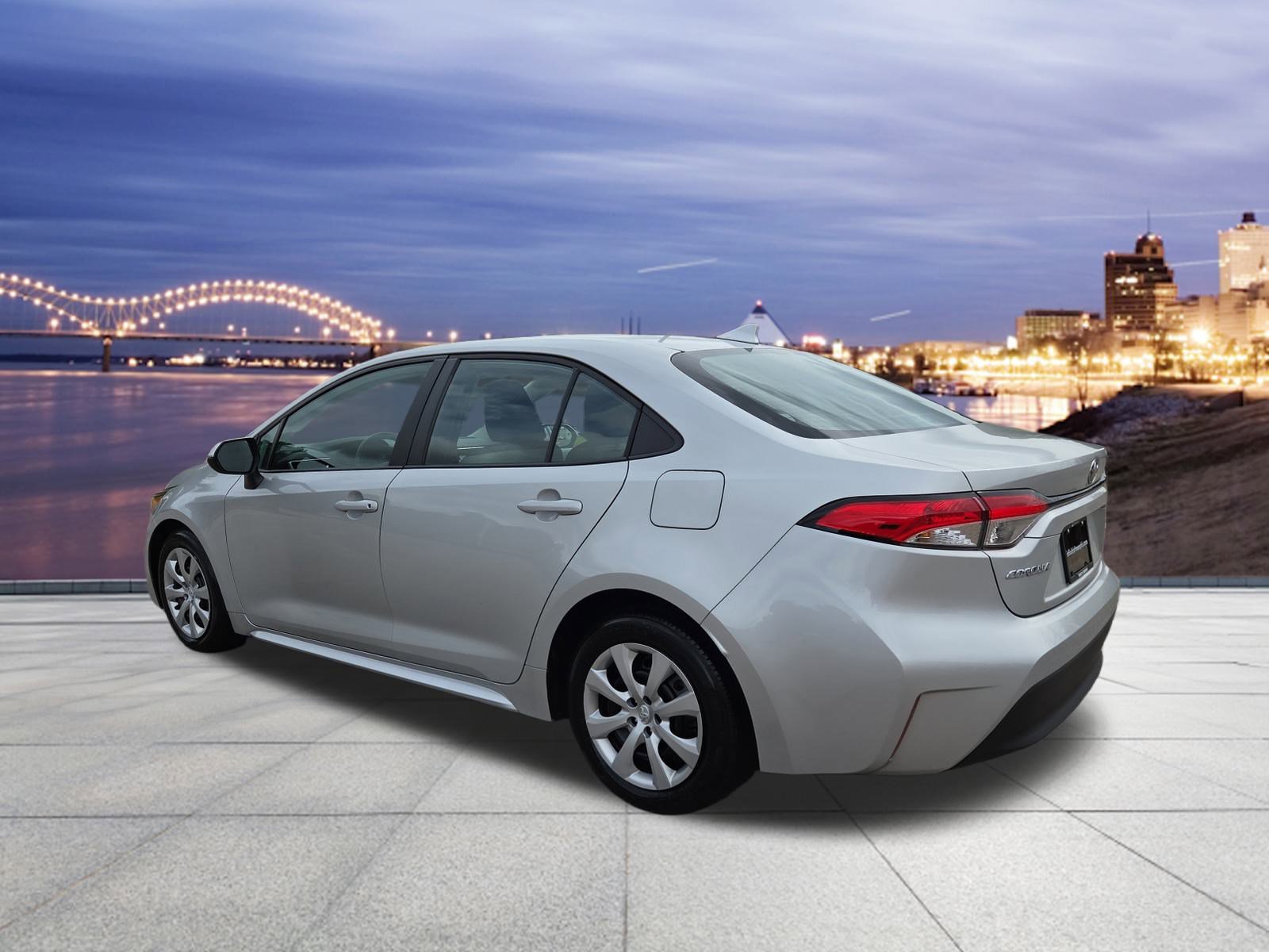 2023 Toyota Corolla LE photo 3