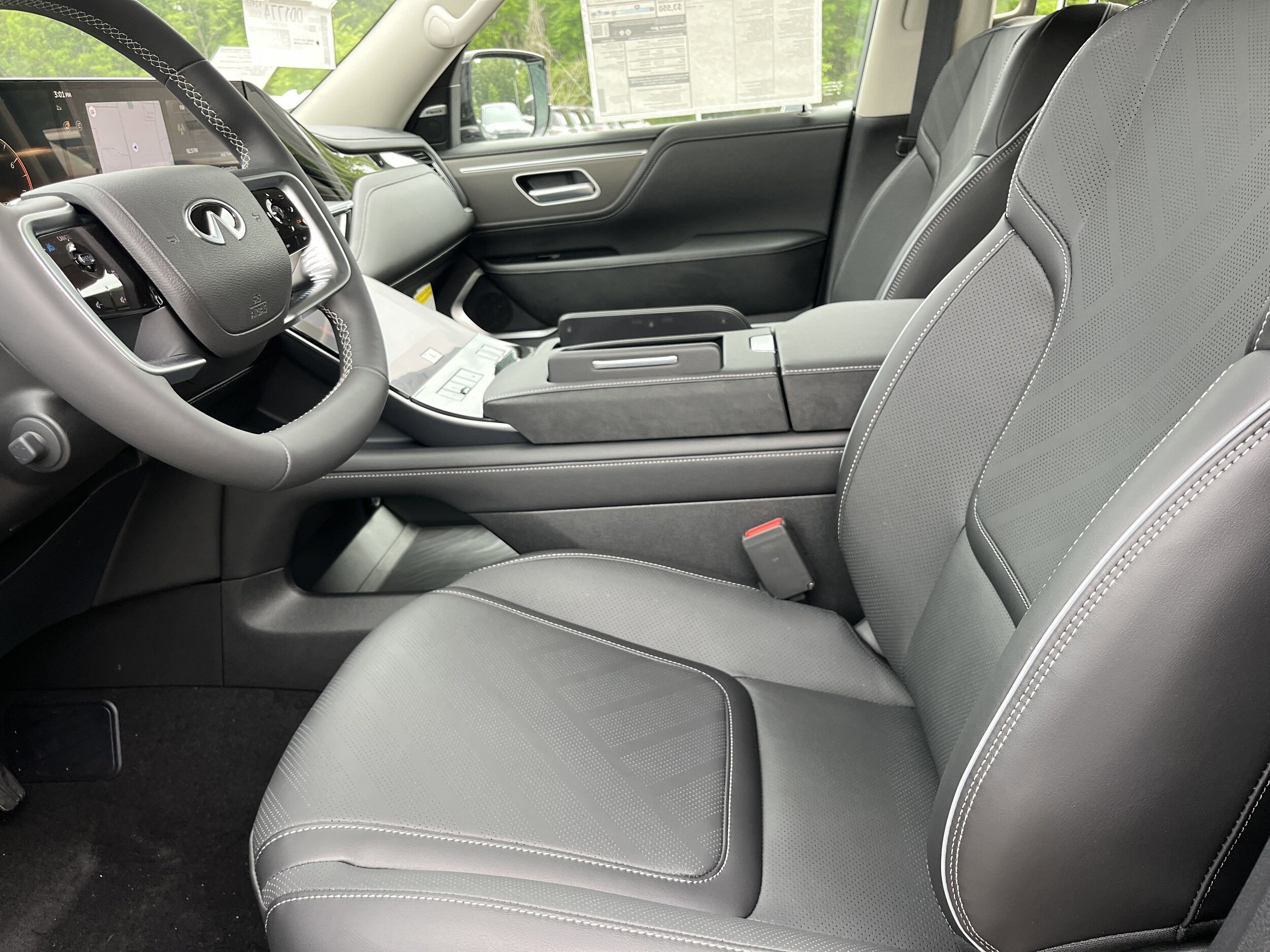 2025 Infiniti QX80 Luxe photo 4