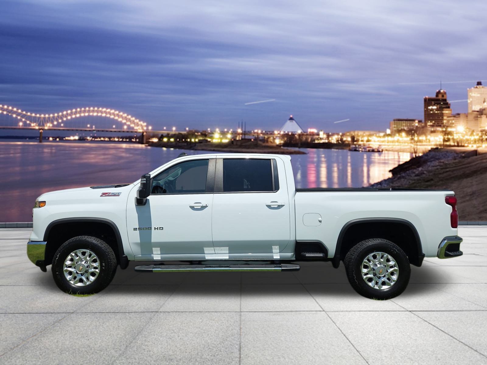 2024 Chevrolet Silverado 2500HD LT photo 2