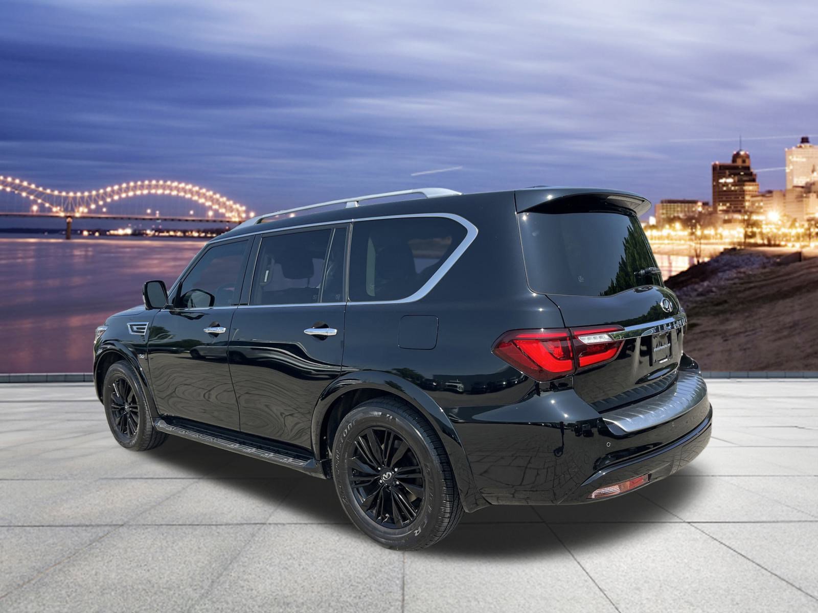 2020 Infiniti QX80 Luxe photo 3