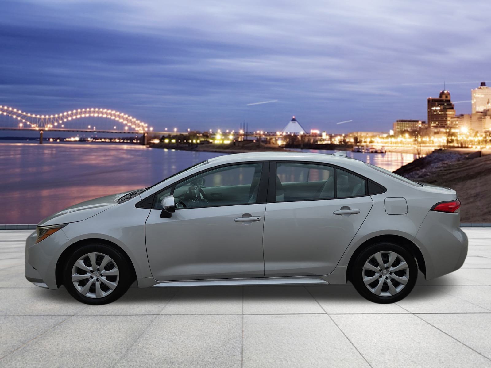 2023 Toyota Corolla LE photo 2