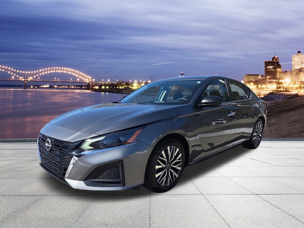 Used 2024 Nissan Altima 2.5 SV Sedan