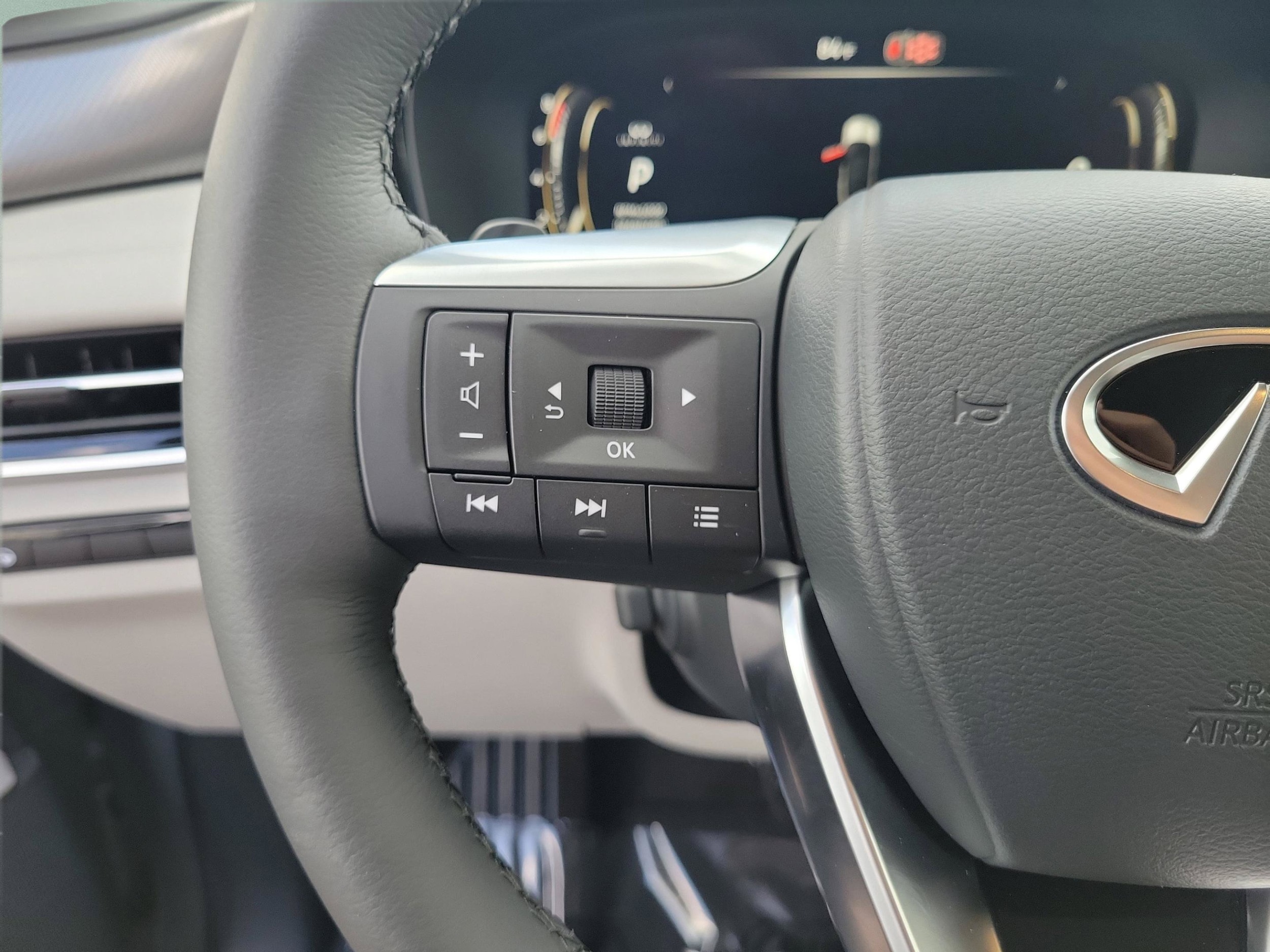2027 INFINITI QX60 LUXE - Photo 11