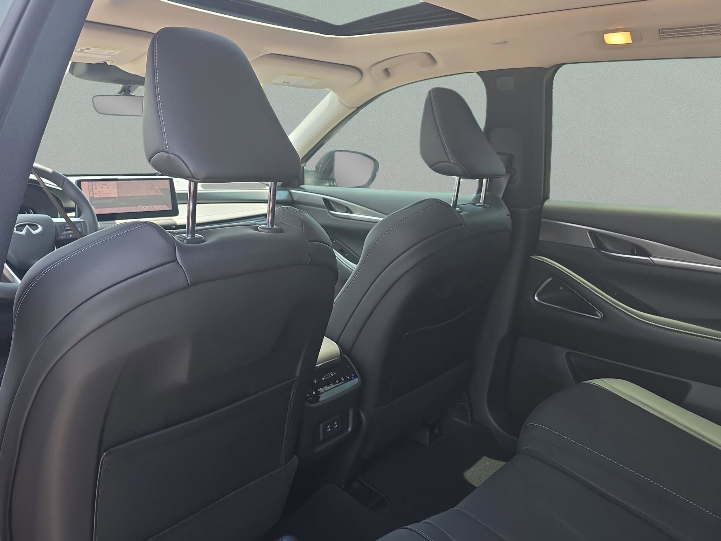2027 INFINITI QX60 LUXE - Photo 33