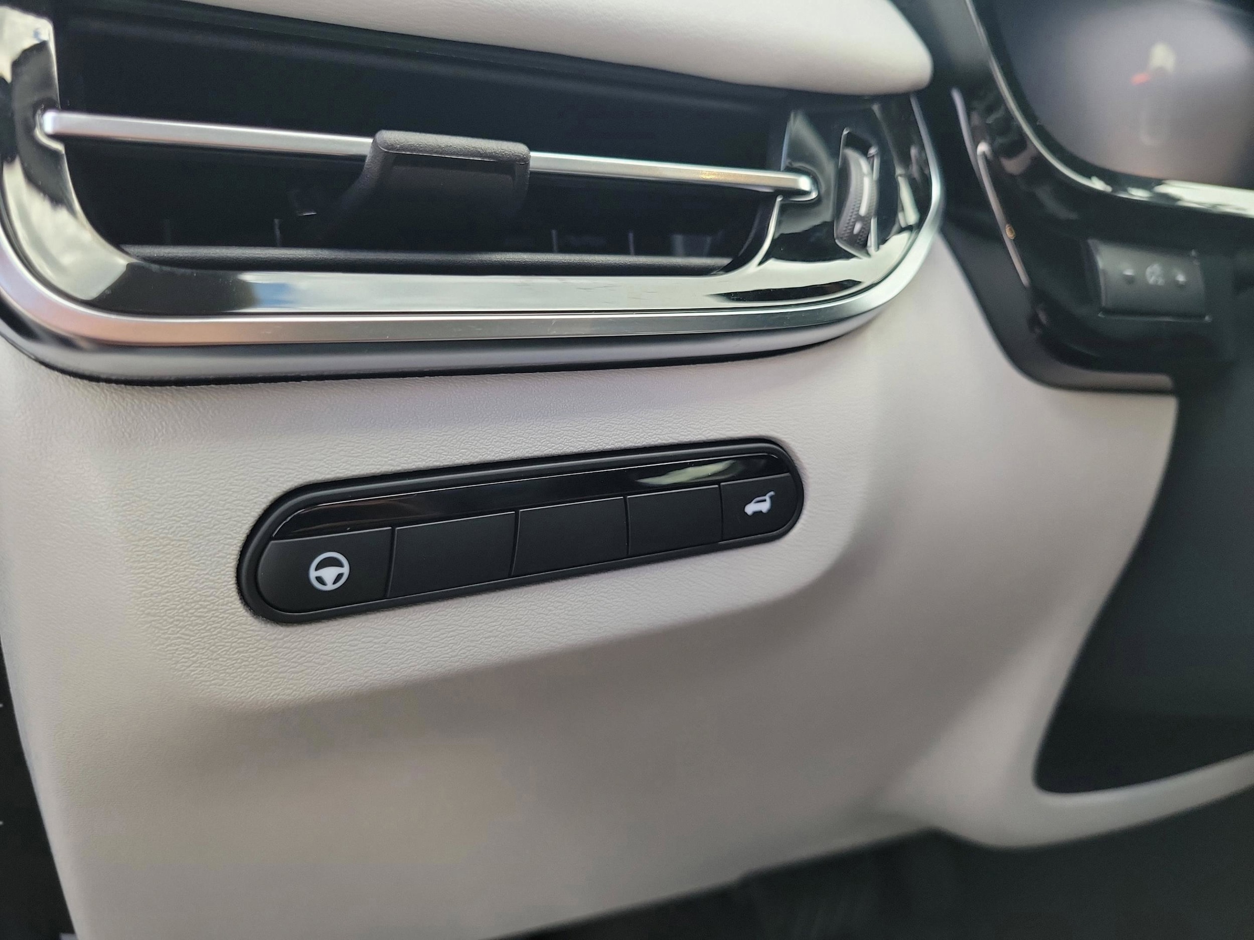 2027 INFINITI QX60 LUXE - Photo 14