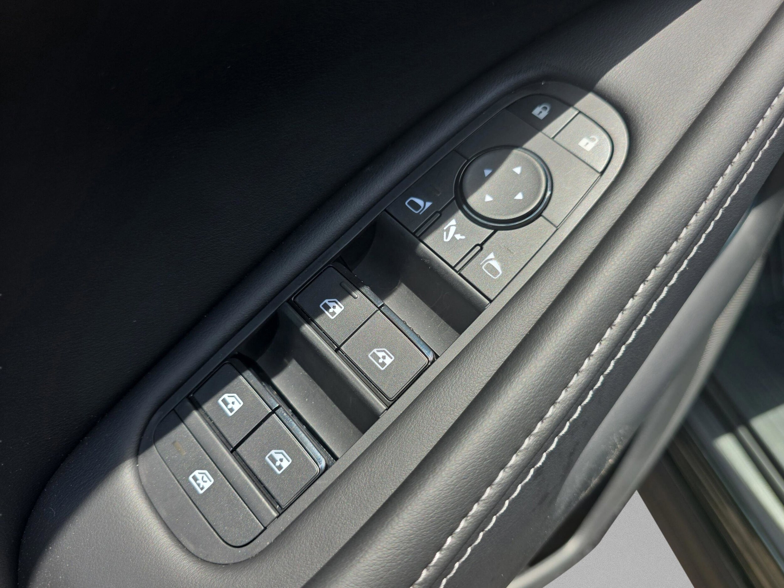 2027 INFINITI QX60 LUXE - Photo 13
