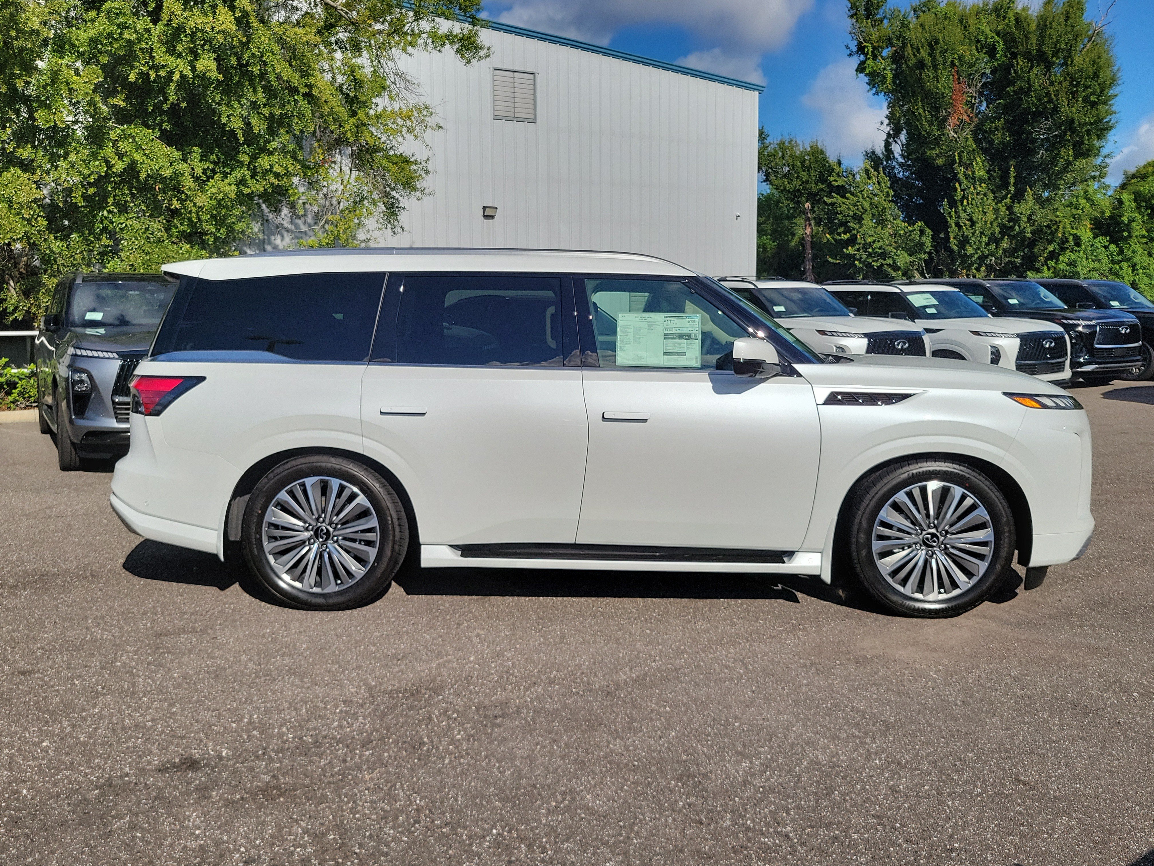 New 2027 INFINITI QX80 LUXE SUV