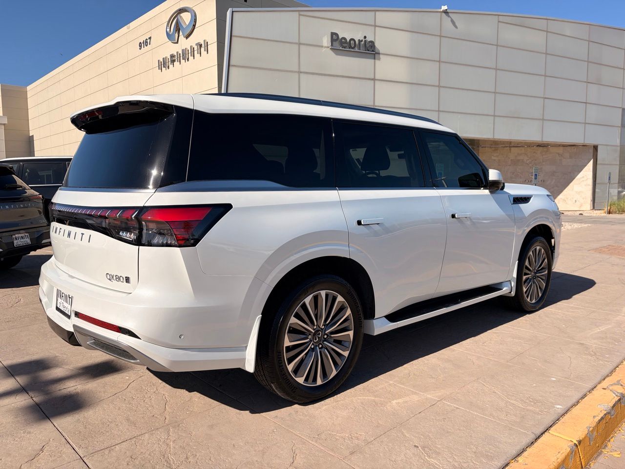 2026 INFINITI QX80 Luxe - Photo 6