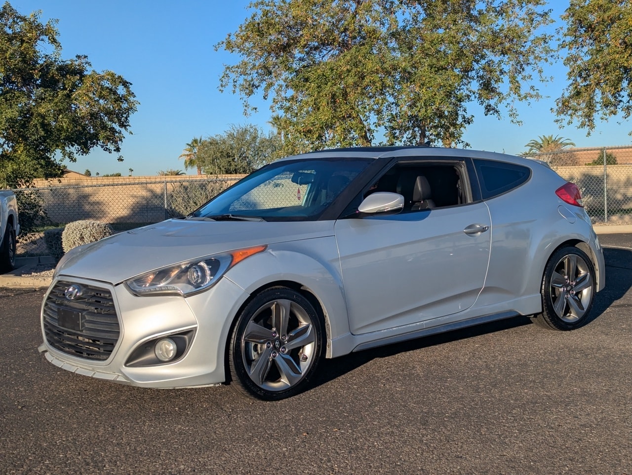 Used 2014 Hyundai Veloster Base with VIN KMHTC6AE0EU189522 for sale in Peoria, AZ