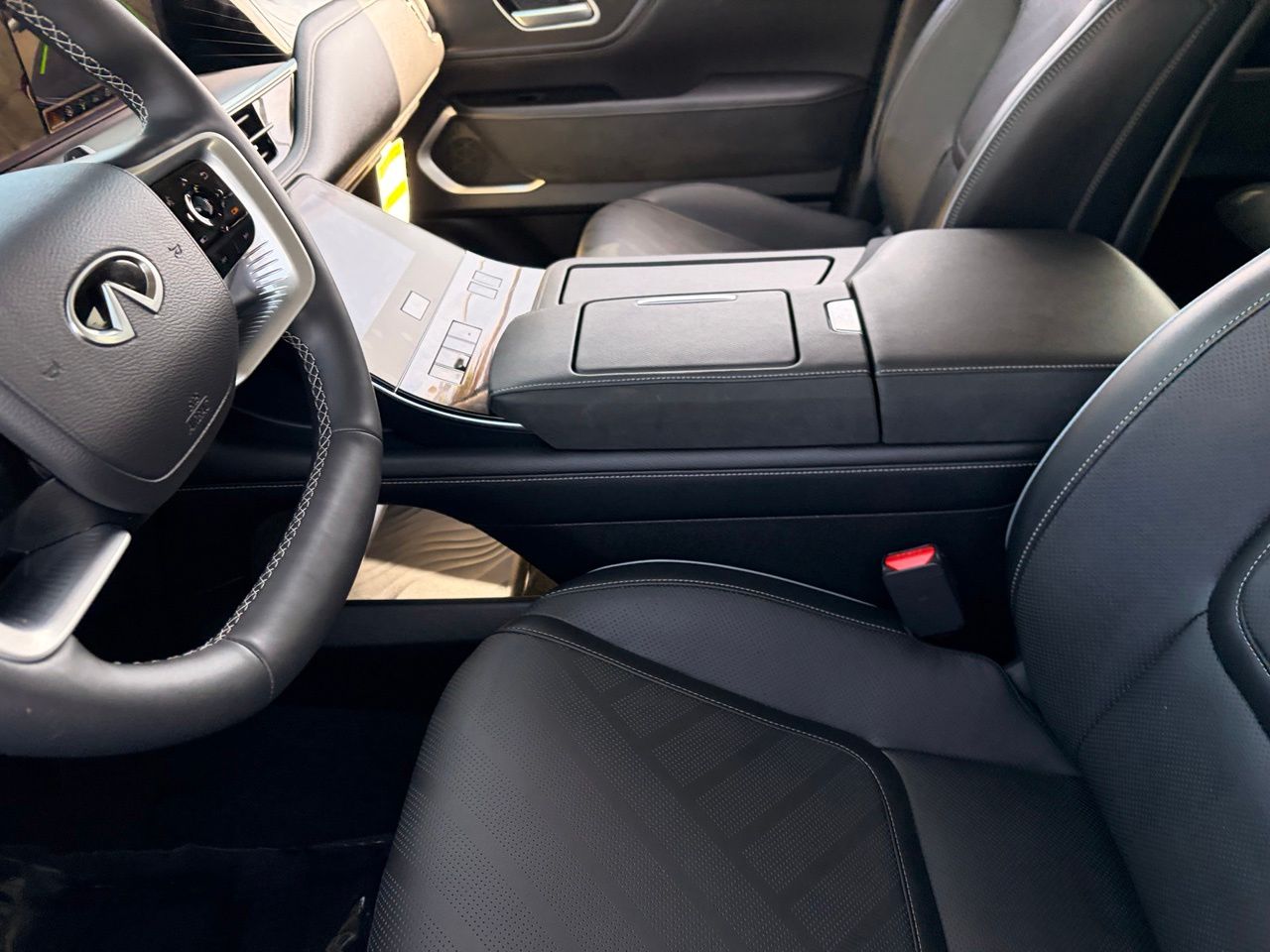 2026 INFINITI QX80 Luxe - Photo 18