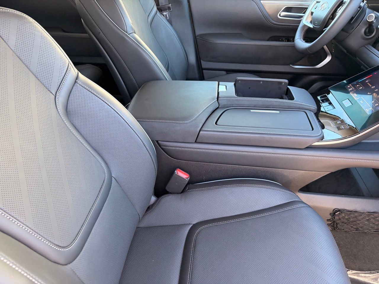 2026 INFINITI QX80 Luxe - Photo 10