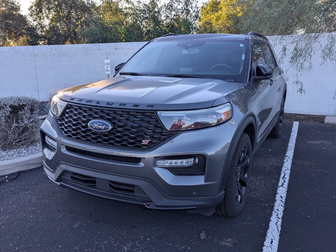 2023 Ford Explorer ST's photo