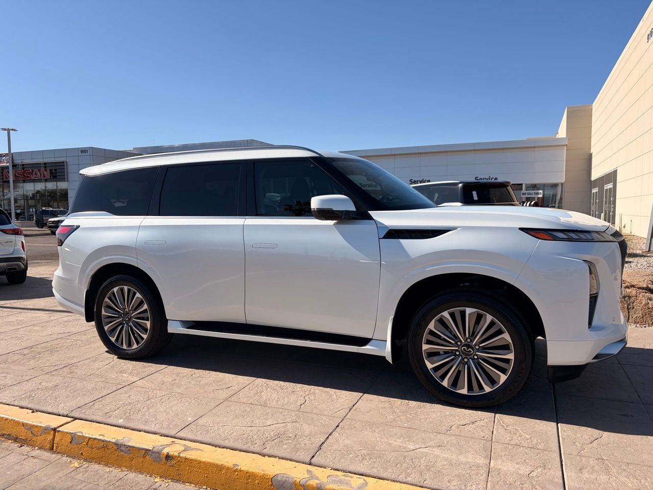 2026 INFINITI QX80 Luxe - Photo 8