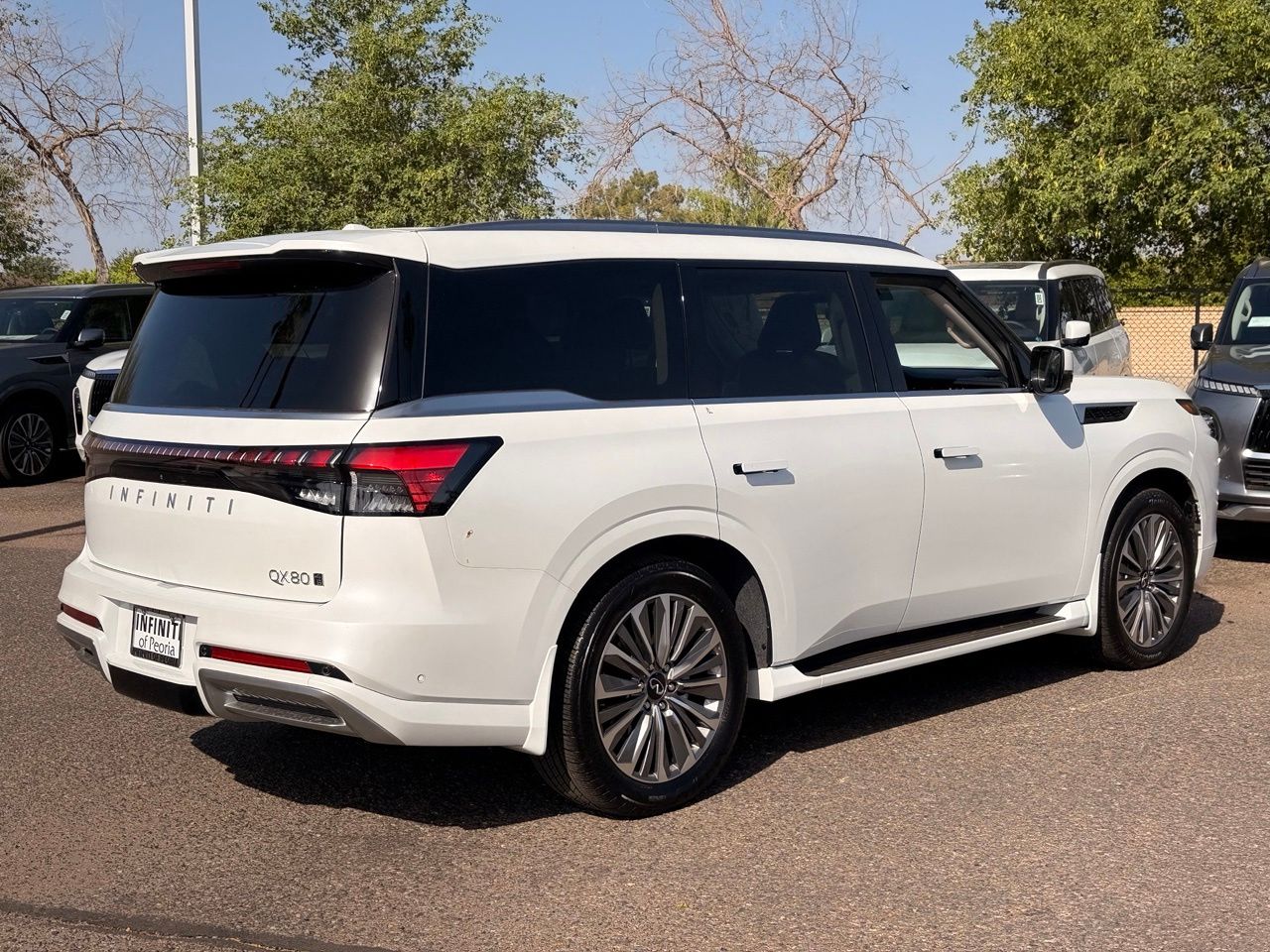2026 INFINITI QX80 Luxe - Photo 8