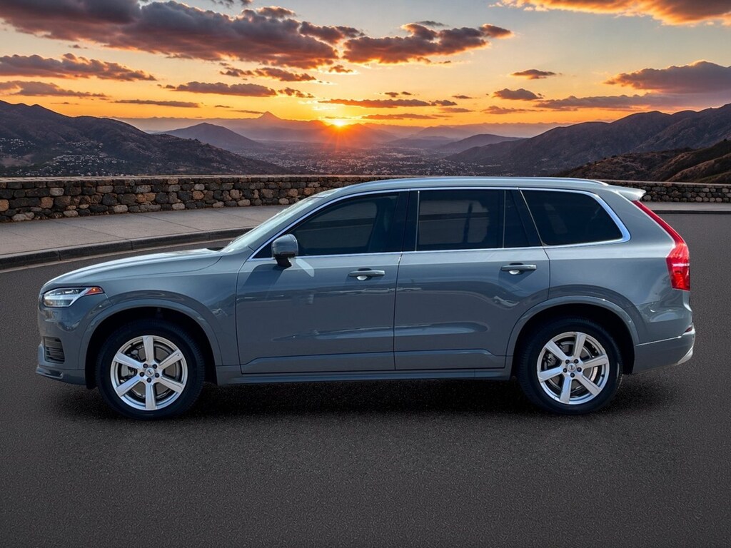 Used 2022 Volvo XC90 T5 Momentum SUV