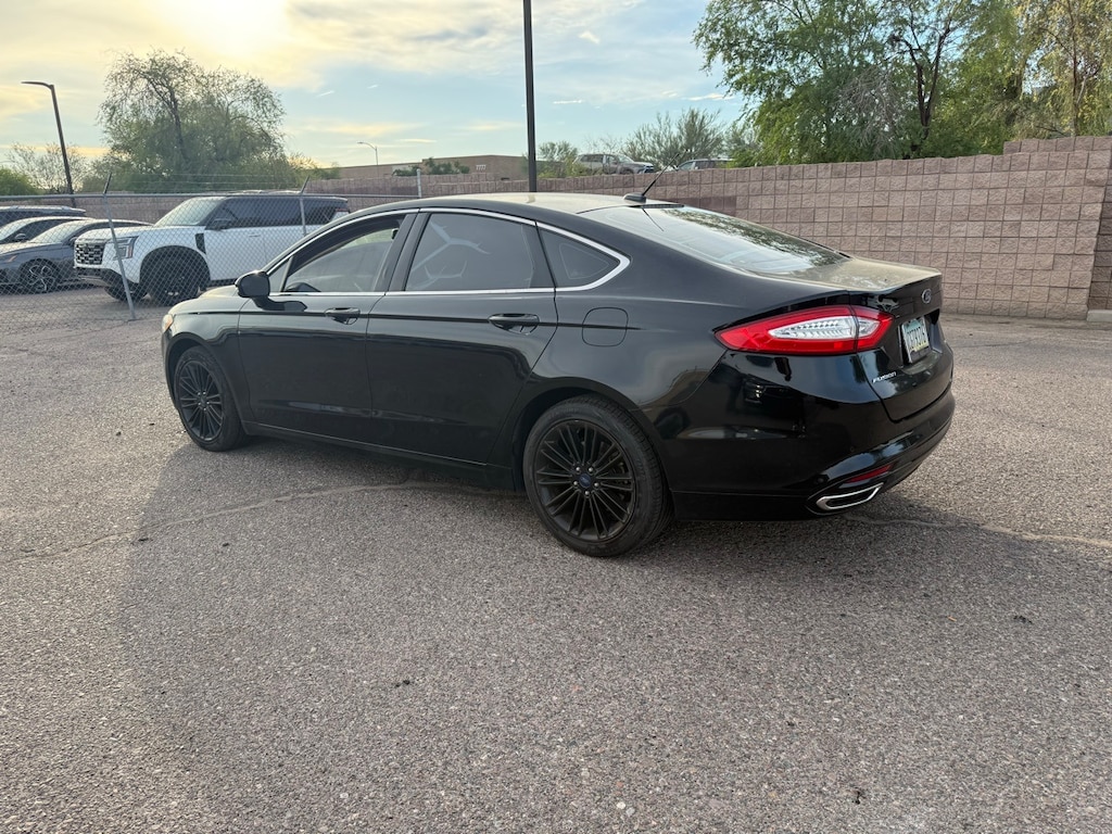Used 2016 Ford Fusion SE Sedan
