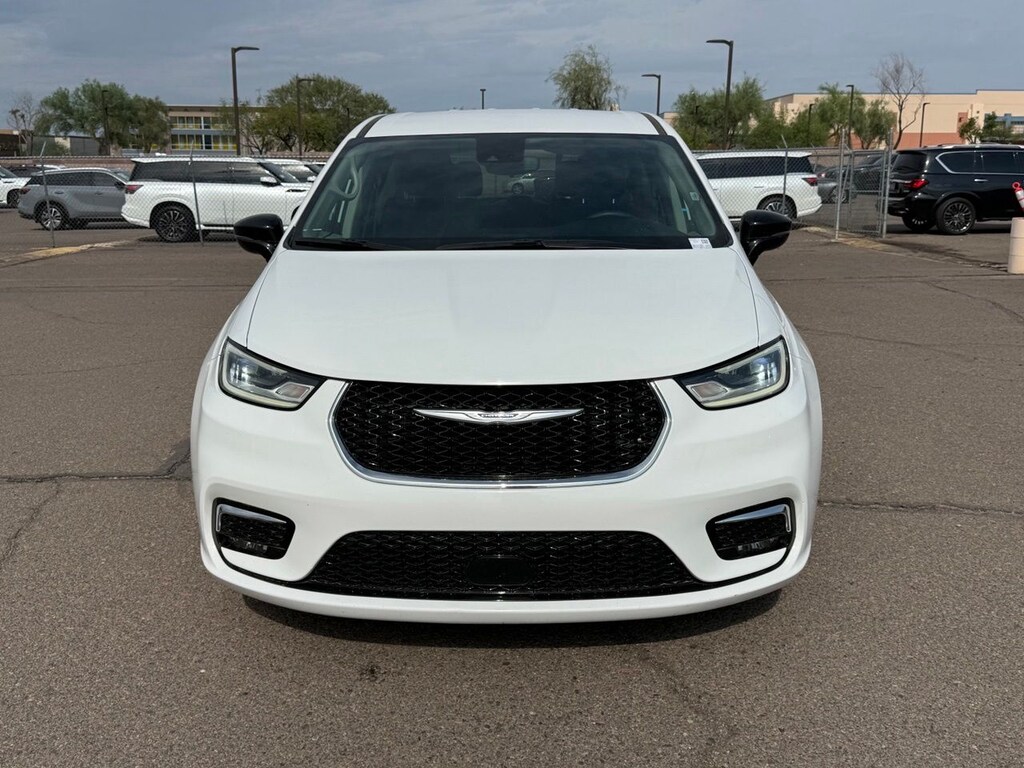 Used 2024 Chrysler Pacifica Touring L Van Passenger Van