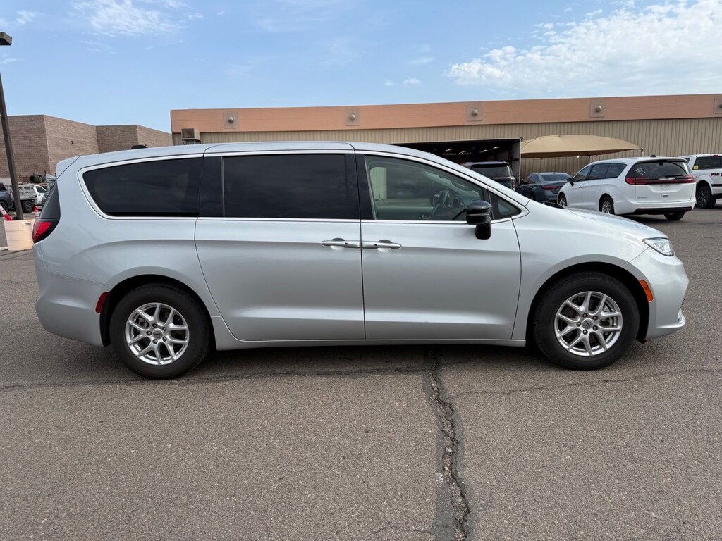 Used 2024 Chrysler Pacifica Touring L Van Passenger Van