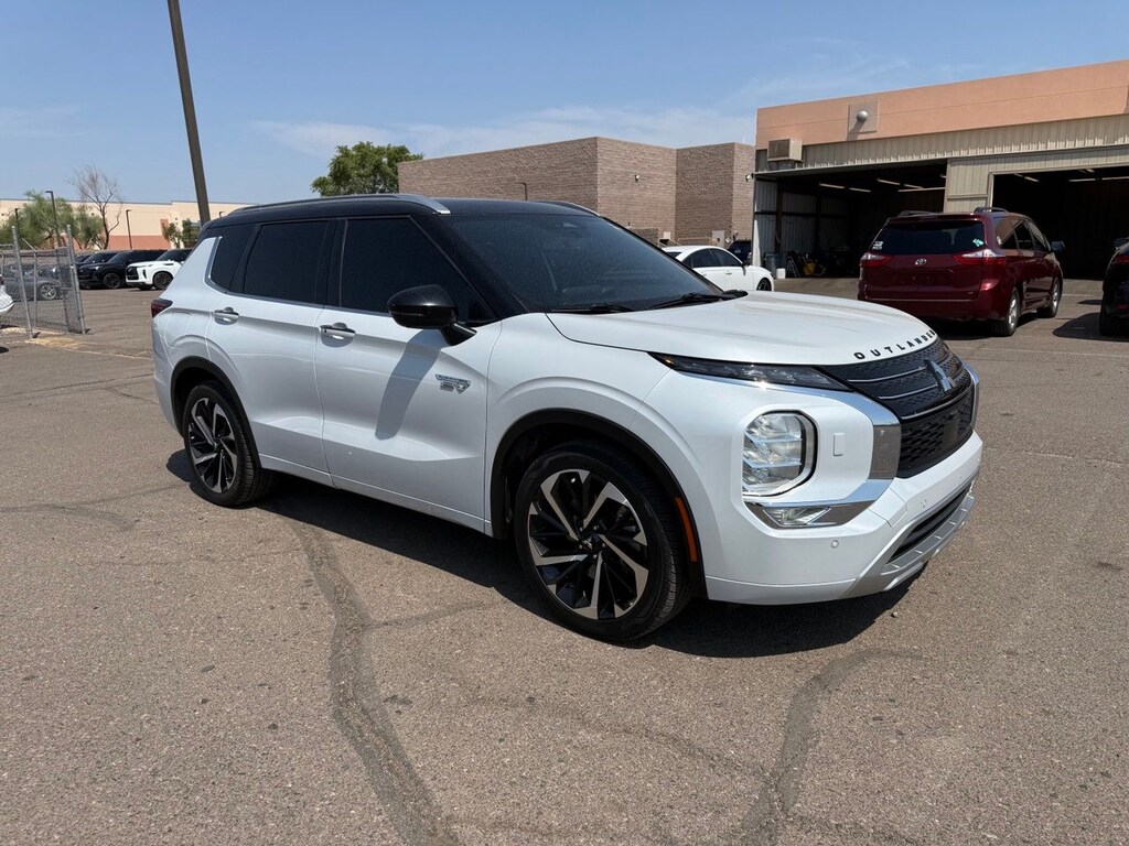 Used 2023 Mitsubishi Outlander Plug-In Hybrid SUV