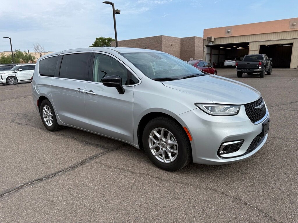 Used 2024 Chrysler Pacifica Touring L Van Passenger Van