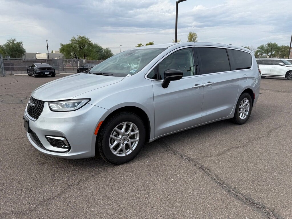 Used 2024 Chrysler Pacifica Touring L Van Passenger Van