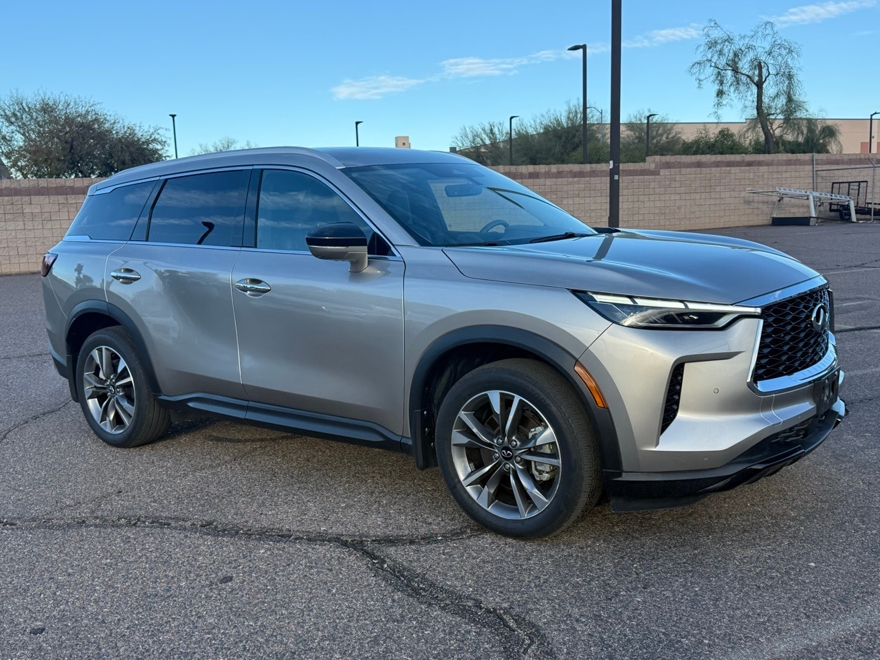 2023 INFINITI QX60 LUXE